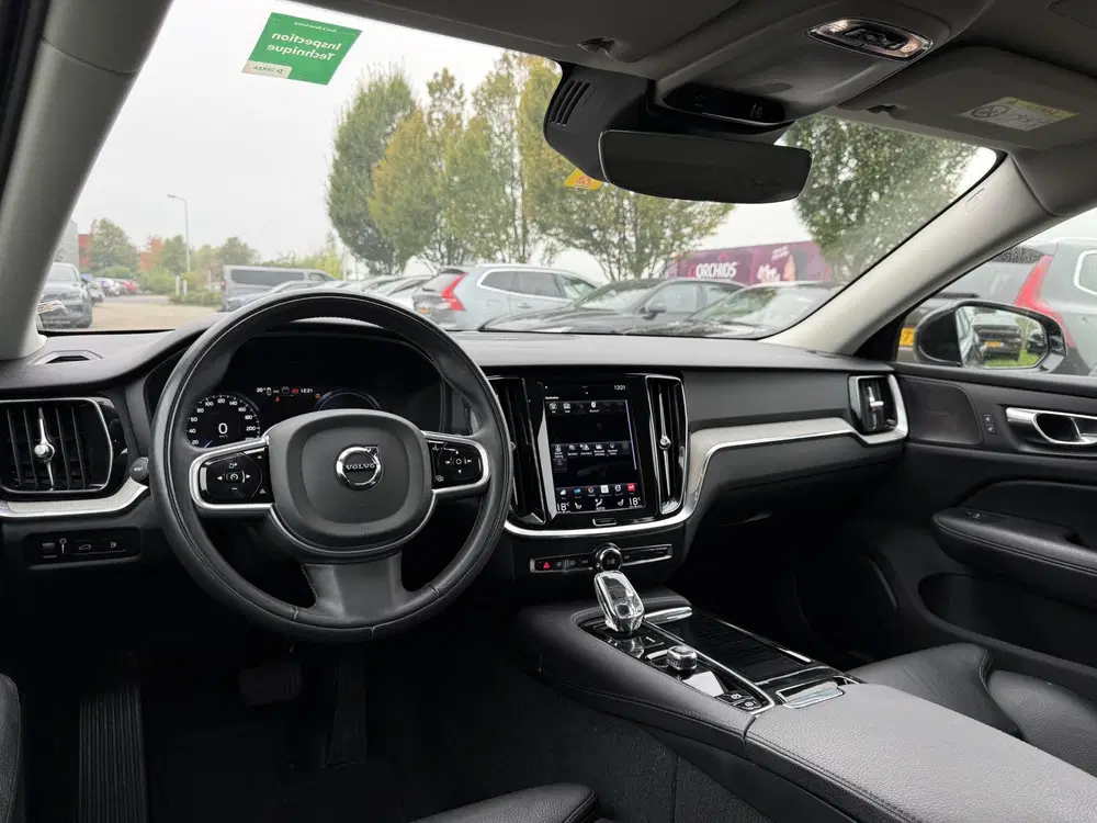 Volvo V60 2.0 T6 Recharge AWD Inscription uit 2022, foto 2