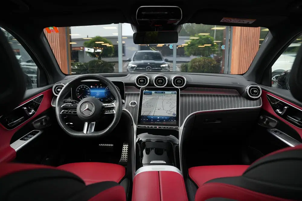 Mercedes-Benz GLC 400e 4MATIC AMG Line Panoramadak Bu uit 2023, foto 2
