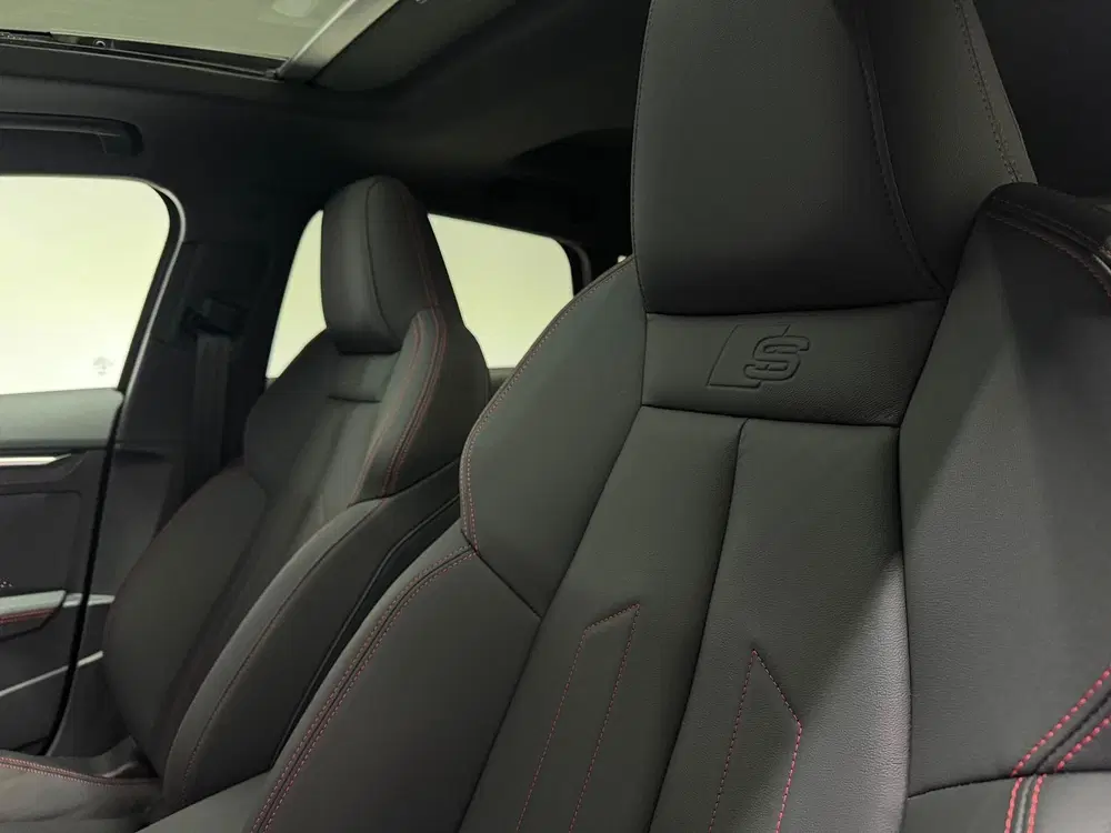 Audi A3 35 TFSI S-Line HuD uit 2025, foto 14