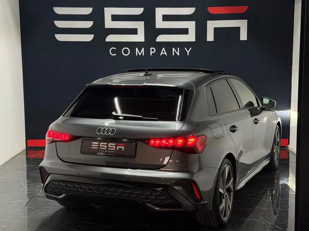 Audi A3 35 TFSI S-Line HuD uit 2025, foto 2