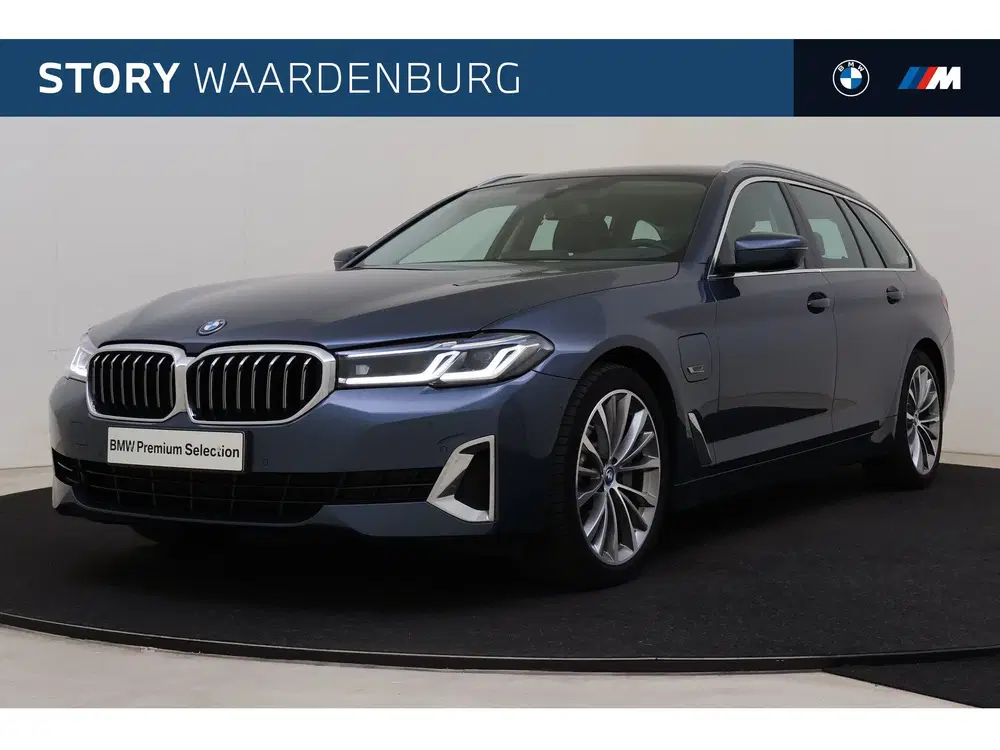 BMW 5-serie 530e High Executive Luxury Line Automaat uit 2023