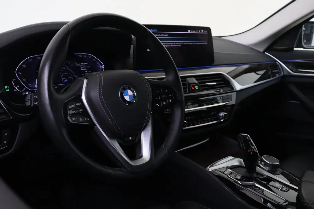 BMW 5-serie 530e High Executive Luxury Line Automaat uit 2023, foto 3