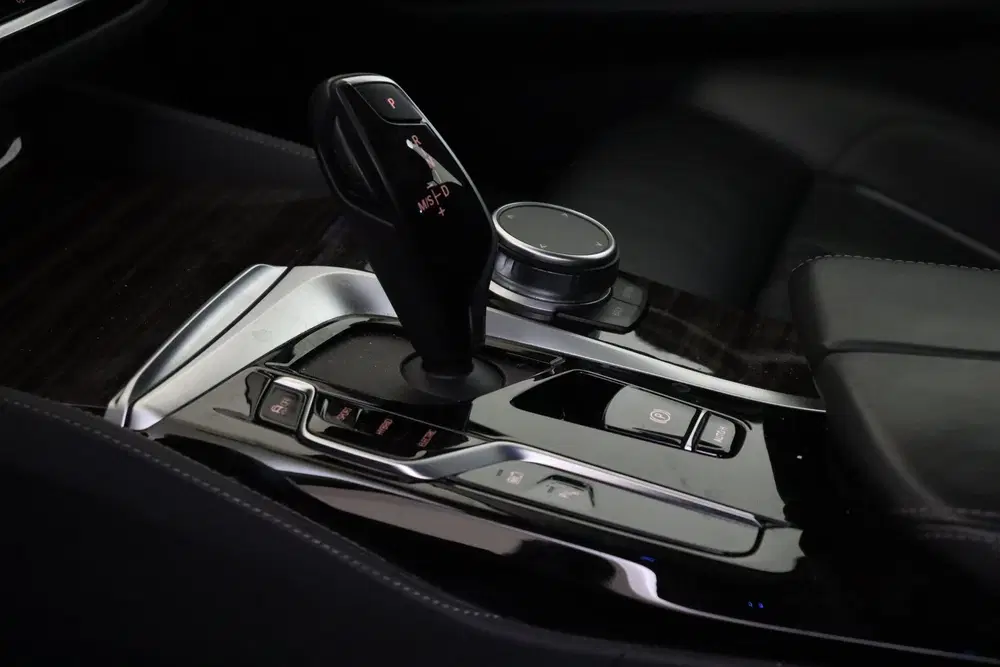 BMW 5-serie 530e High Executive Luxury Line Automaat uit 2023, foto 6