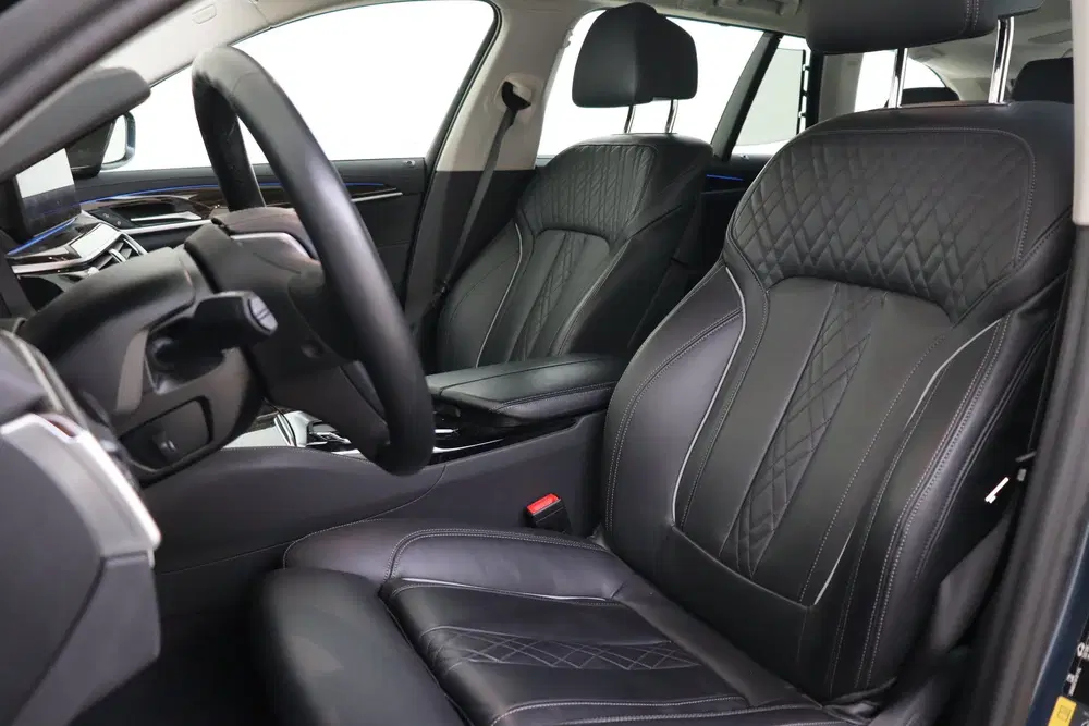 BMW 5-serie 530e High Executive Luxury Line Automaat uit 2023, foto 8