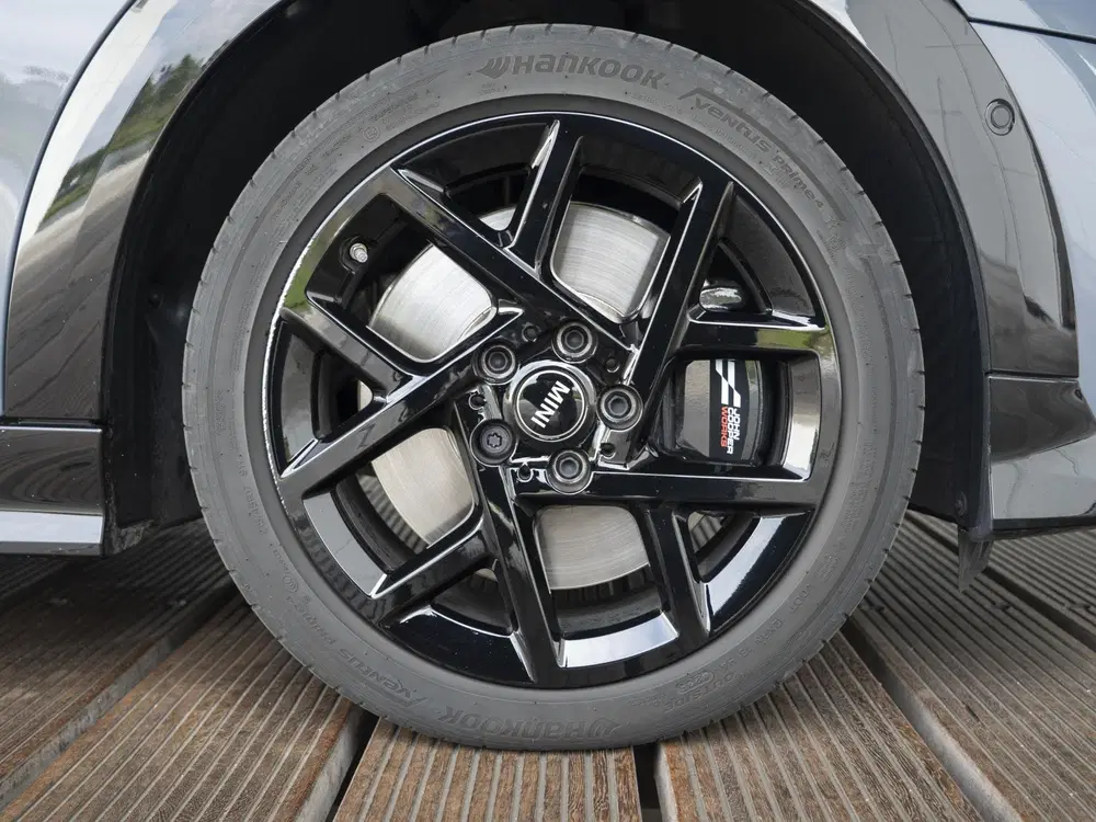 Mini Cabrio Cooper C John Cooper Works uit 2026, foto 11