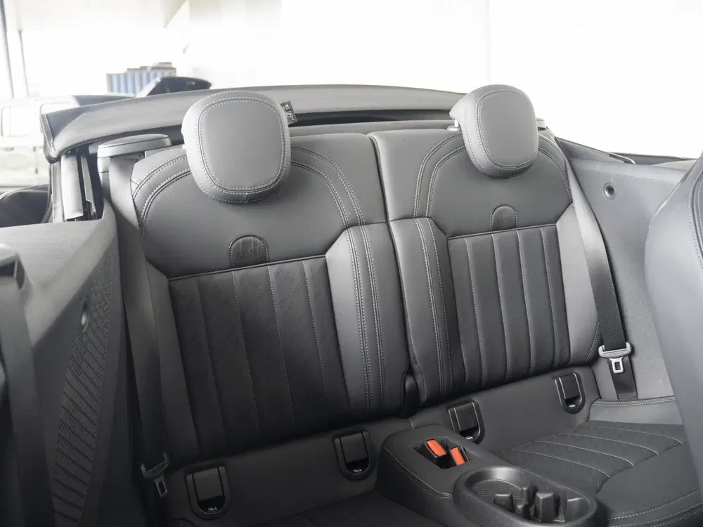 Mini Cabrio Cooper C John Cooper Works uit 2026, foto 13