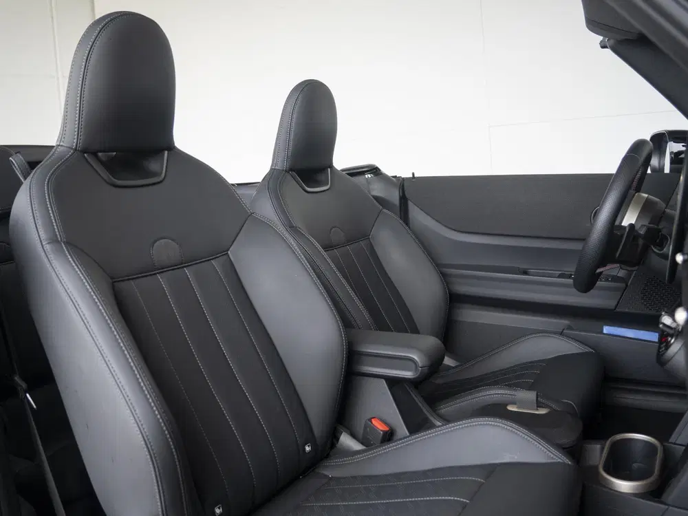 Mini Cabrio Cooper C John Cooper Works uit 2026, foto 3