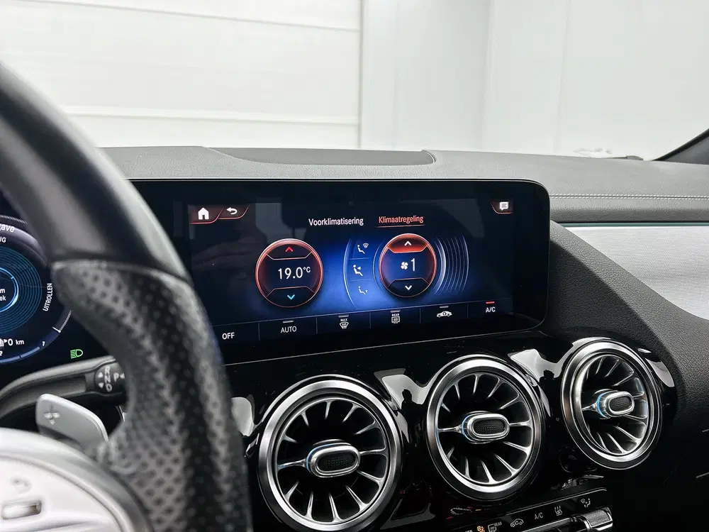 Mercedes-Benz B-Klasse 250 e Business Solution AMG Limited L uit 2020, foto 10