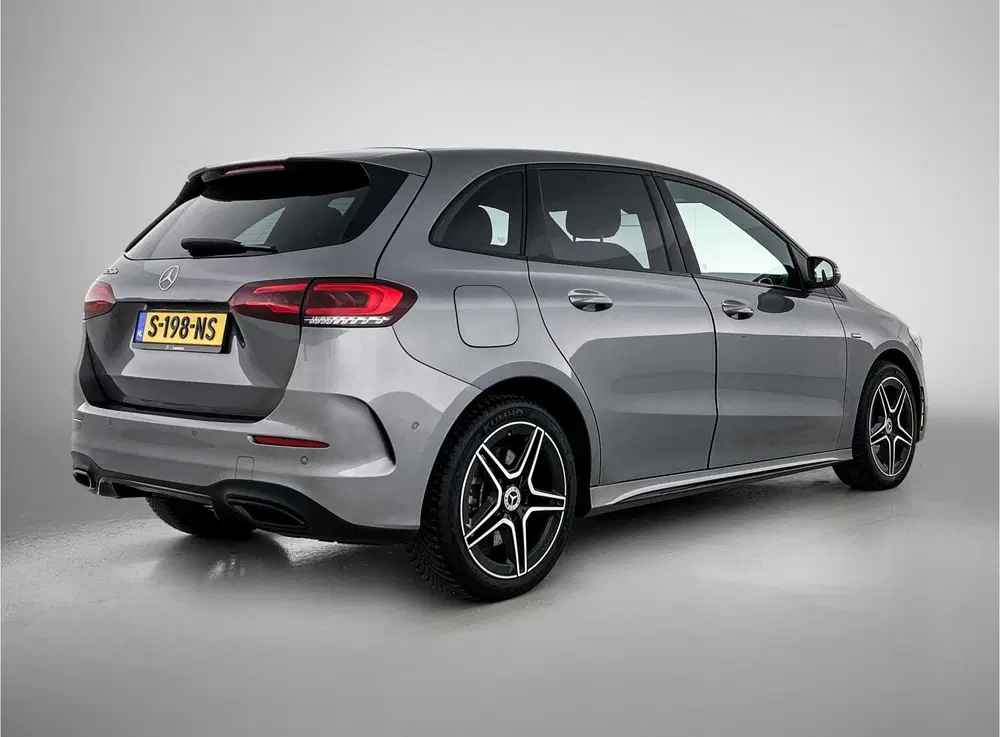 Mercedes-Benz B-Klasse 250 e Business Solution AMG Limited L uit 2020, foto 2