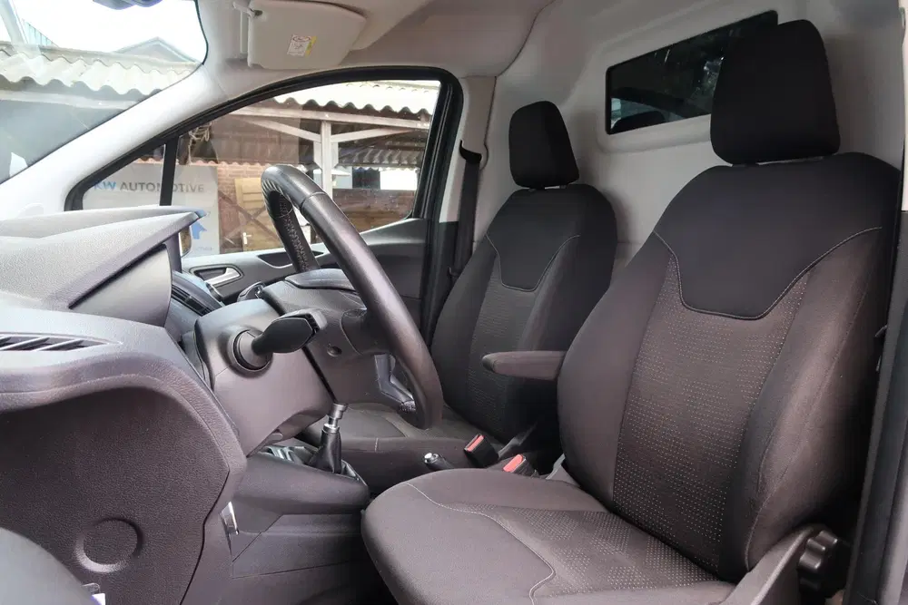 Ford Transit Courier 1.0 Limited EcoBoost S&S CAMERA uit 2021, foto 13