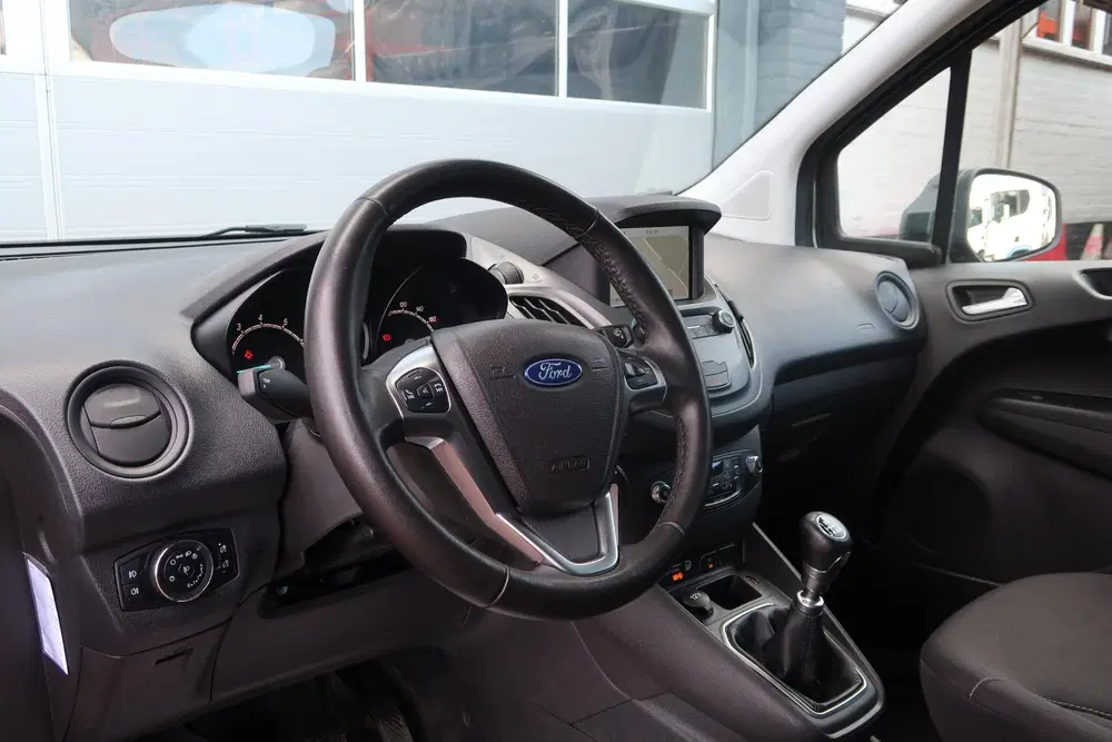 Ford Transit Courier 1.0 Limited EcoBoost S&S CAMERA uit 2021, foto 2