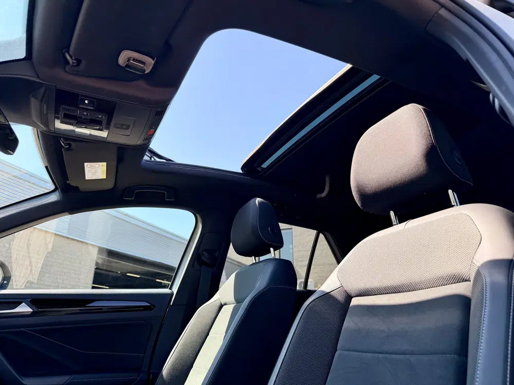Volkswagen T-Roc 1.5 TSI R-Line Business+ Adaptive Cruise uit 2022, foto 14