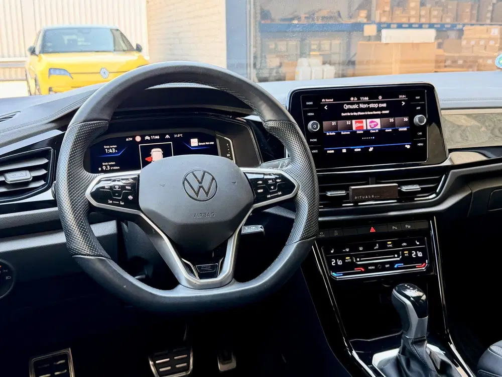 Volkswagen T-Roc 1.5 TSI R-Line Business+ Adaptive Cruise uit 2022, foto 15