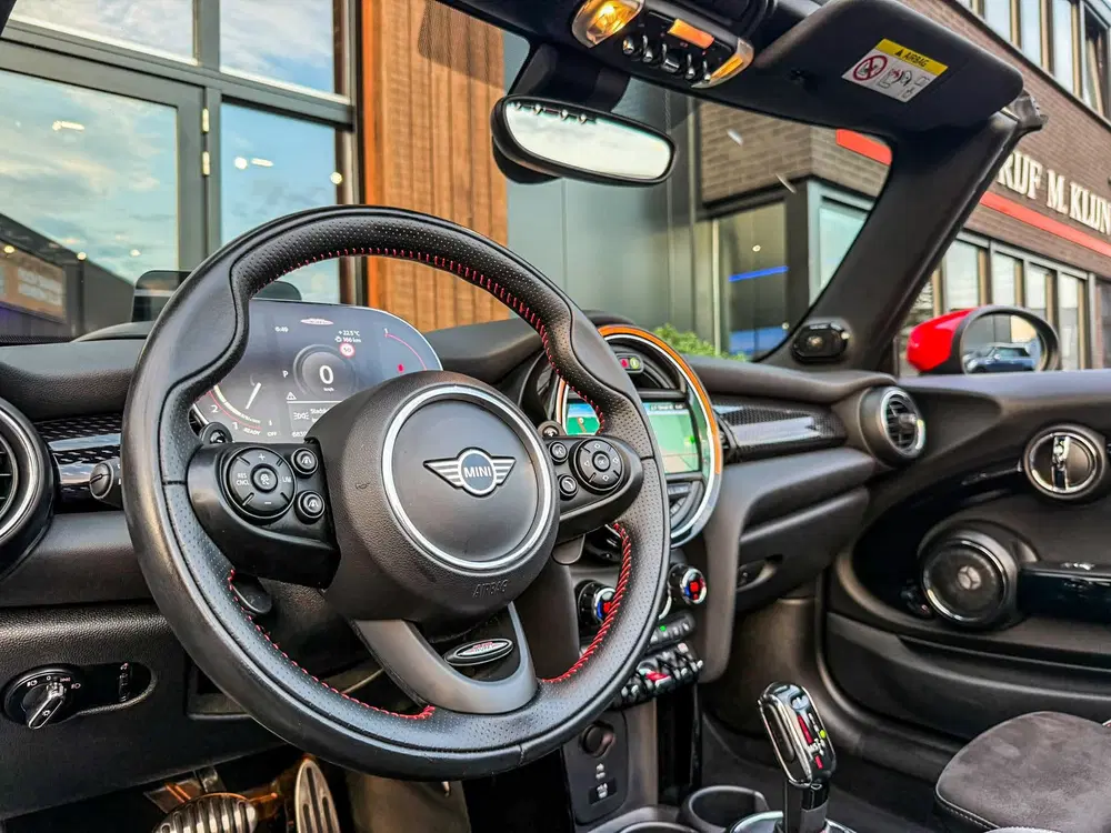 Mini Cabrio 2.0 John Cooper Works F1 aut 231pk Facelif uit 2020, foto 10