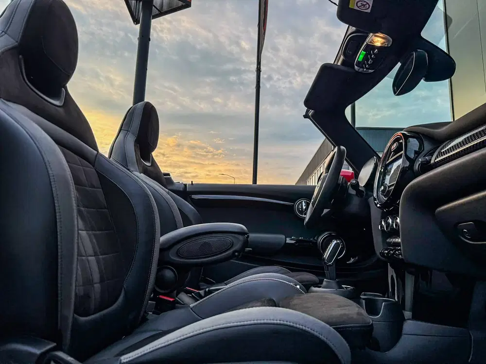 Mini Cabrio 2.0 John Cooper Works F1 aut 231pk Facelif uit 2020, foto 8