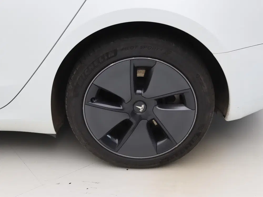 Tesla Model 3 Standard RWD Plus UPGRADE 94.7% SoH [ LFP uit 2023, foto 14
