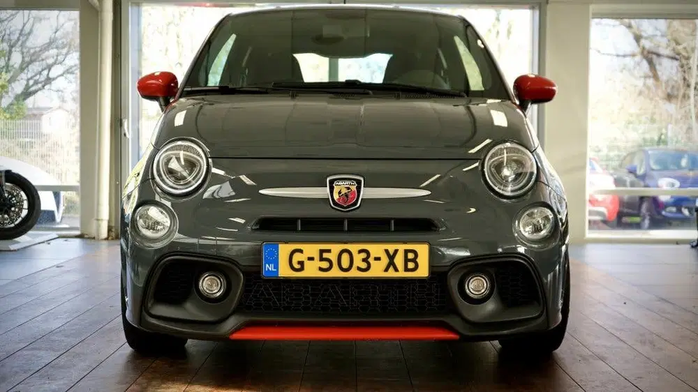 Abarth 500 1.4 T-Jet Abarth 595 uit 2019, foto 3