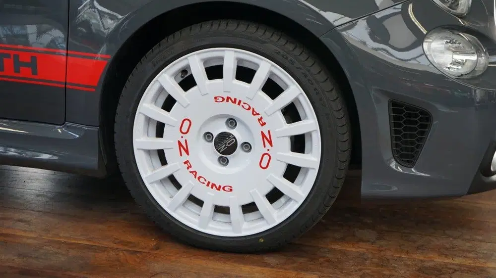 Abarth 500 1.4 T-Jet Abarth 595 uit 2019, foto 6