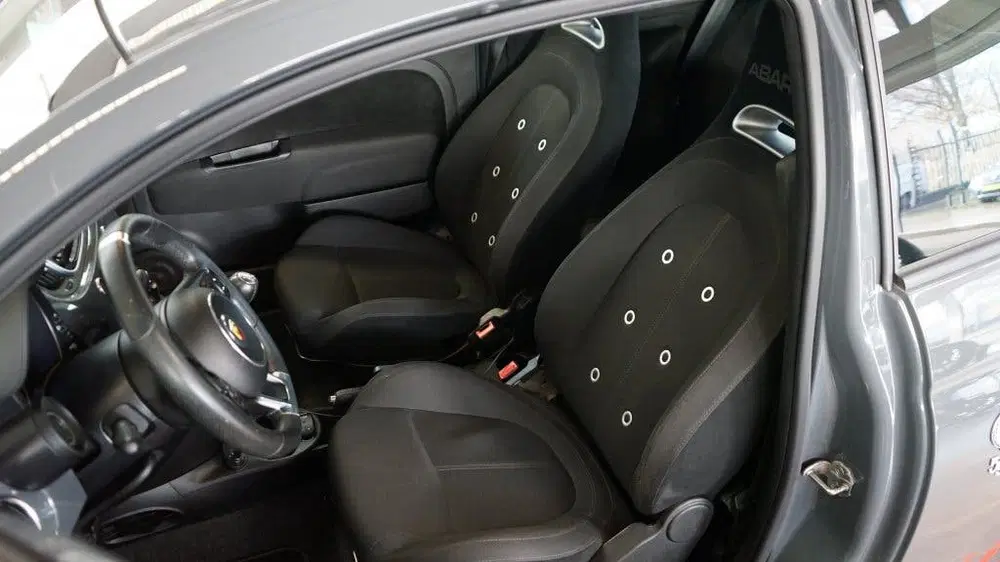 Abarth 500 1.4 T-Jet Abarth 595 uit 2019, foto 8