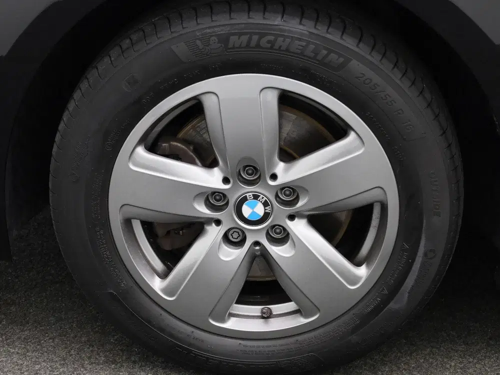 BMW 1-serie 118i Business Edition uit 2022, foto 13