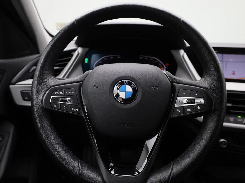 BMW 1-serie 118i Business Edition uit 2022, foto 3