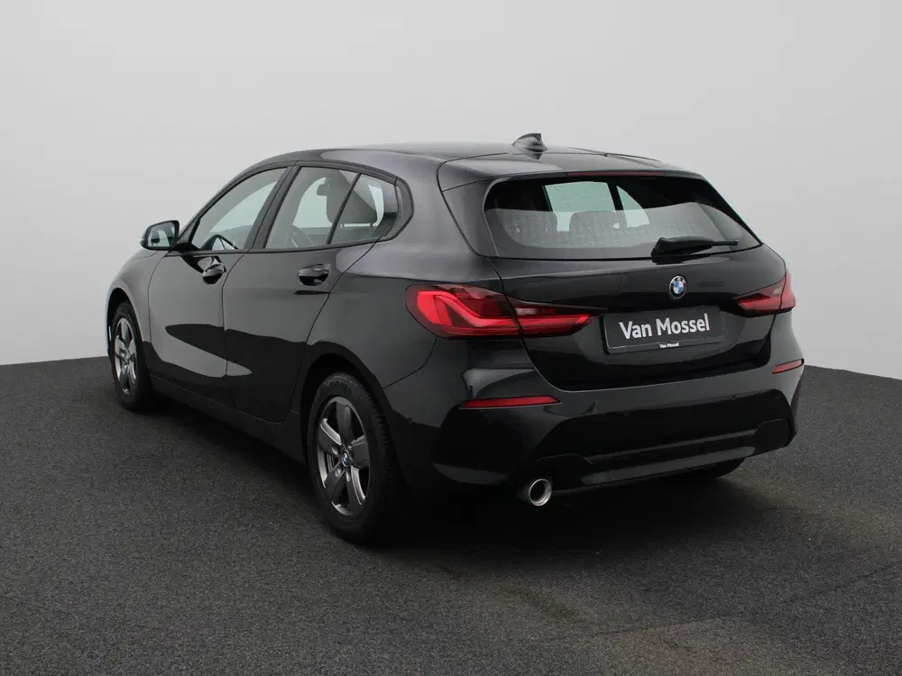 BMW 1-serie 118i Business Edition uit 2022, foto 4