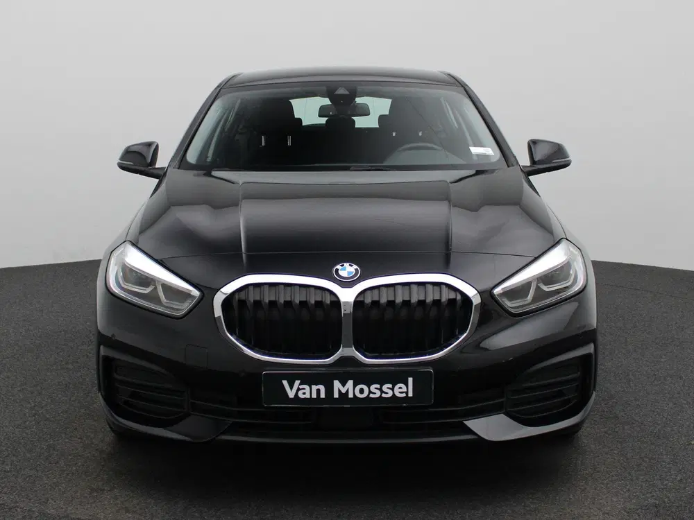 BMW 1-serie 118i Business Edition uit 2022, foto 5