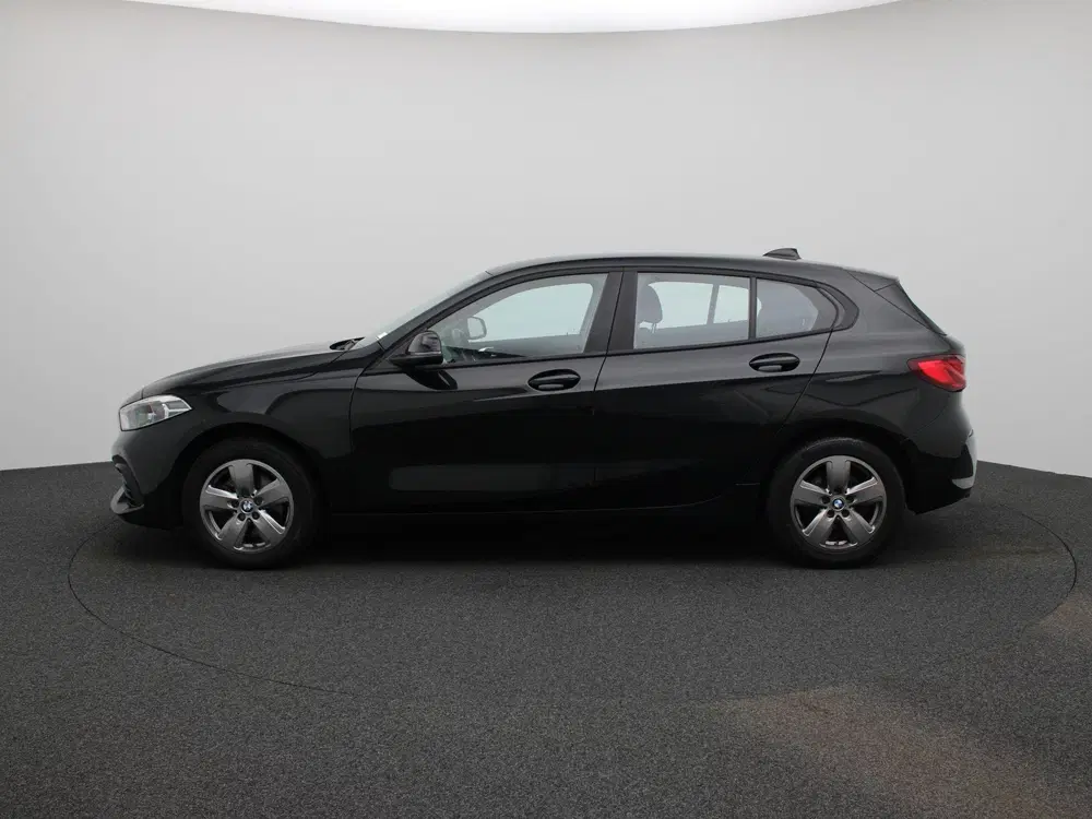 BMW 1-serie 118i Business Edition uit 2022, foto 6