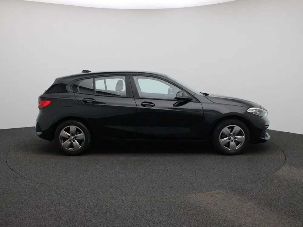 BMW 1-serie 118i Business Edition uit 2022, foto 8