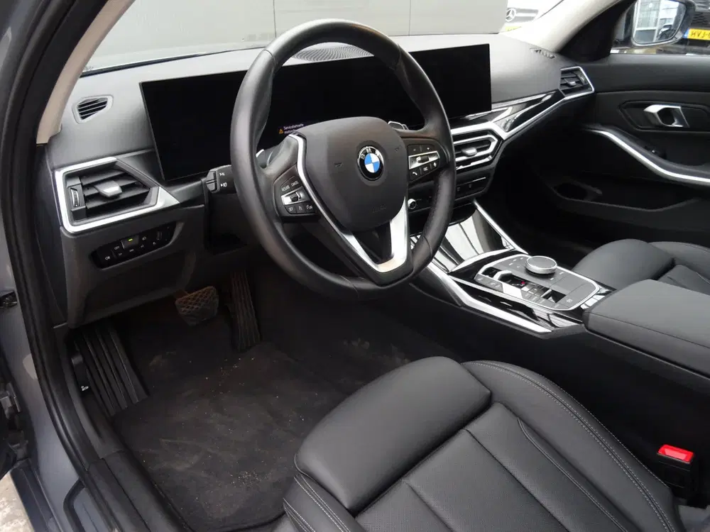 BMW 3-serie 3 Serie Touring * PANORAMADAK * LEER * CAR uit 2023, foto 12