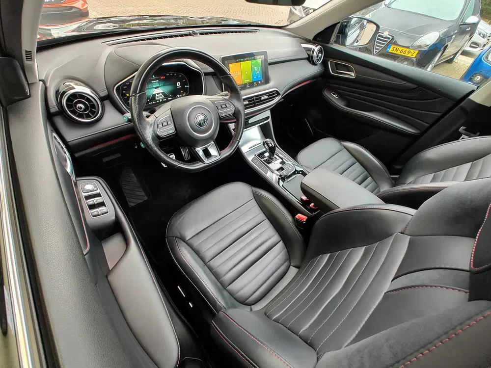 MG EHS 1.5 TGDI PHEV HYBRID LUXURY SoH 97 uit 2023, foto 15
