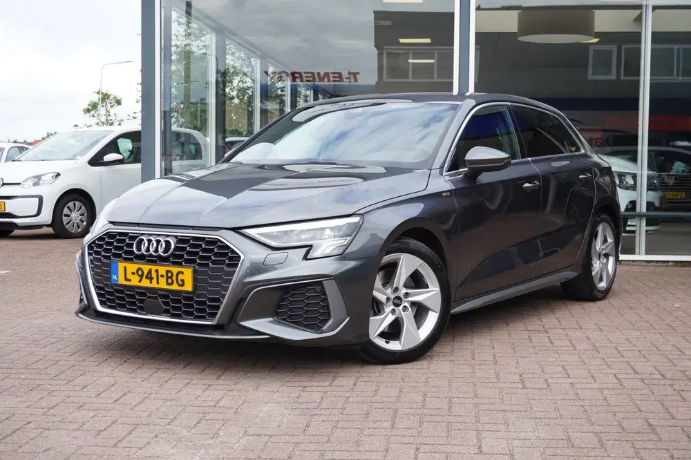 Audi A3 35 TFSI S edition Automaat uit 2021