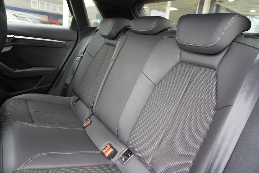 Audi A3 35 TFSI S edition Automaat uit 2021, foto 14