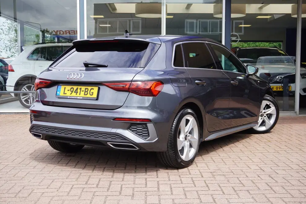 Audi A3 35 TFSI S edition Automaat uit 2021, foto 4