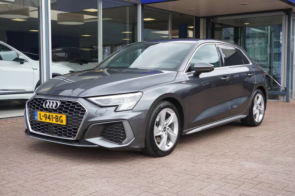 Audi A3 35 TFSI S edition Automaat uit 2021, foto 5