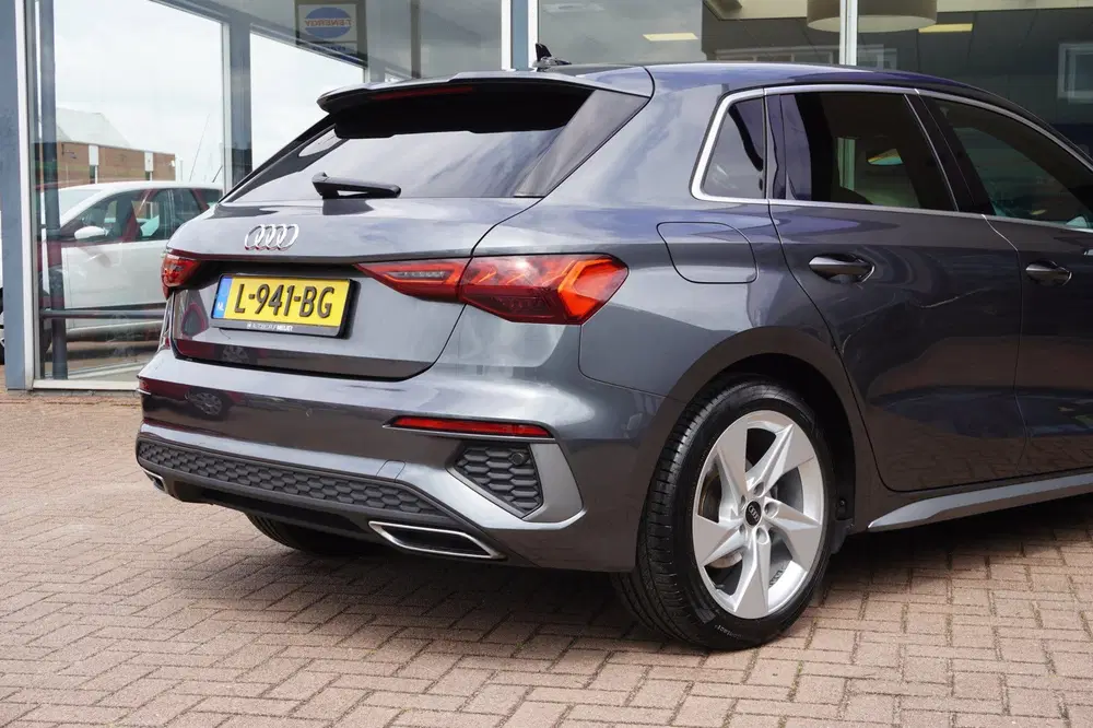 Audi A3 35 TFSI S edition Automaat uit 2021, foto 7