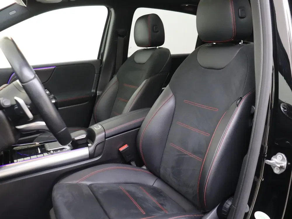 Mercedes-Benz B-Klasse 180 Business Solution AMG uit 2022, foto 13