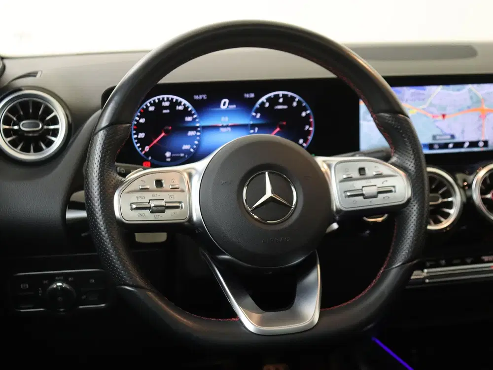 Mercedes-Benz B-Klasse 180 Business Solution AMG uit 2022, foto 14