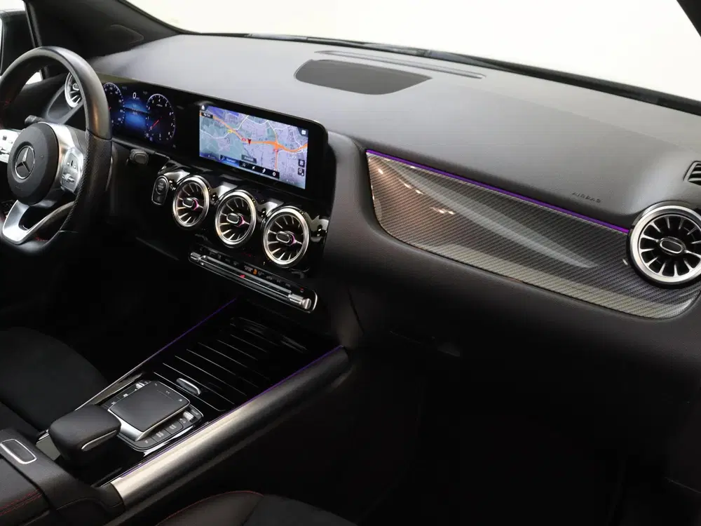 Mercedes-Benz B-Klasse 180 Business Solution AMG uit 2022, foto 4