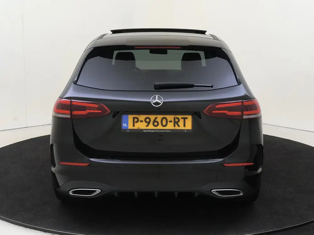 Mercedes-Benz B-Klasse 180 Business Solution AMG uit 2022, foto 8