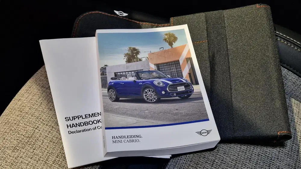 Mini Cabrio 1.5 Cooper uit 2021, foto 13