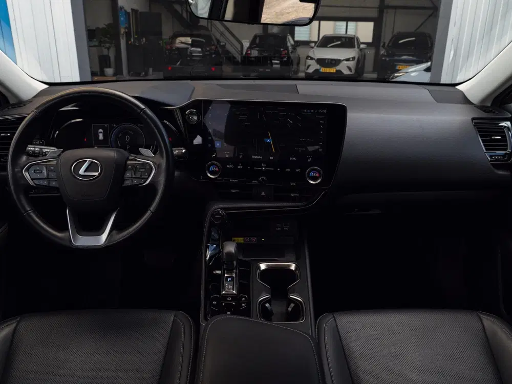 Lexus NX 350h AWD Launch Edition uit 2023, foto 2