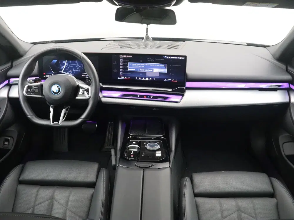 BMW 5-serie 530e Touring M-Sport uit 2025, foto 13