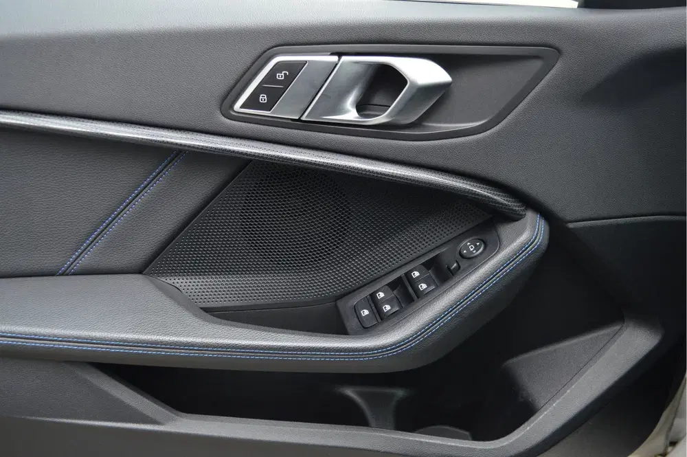 BMW 1-serie 118i Business Edition uit 2021, foto 12