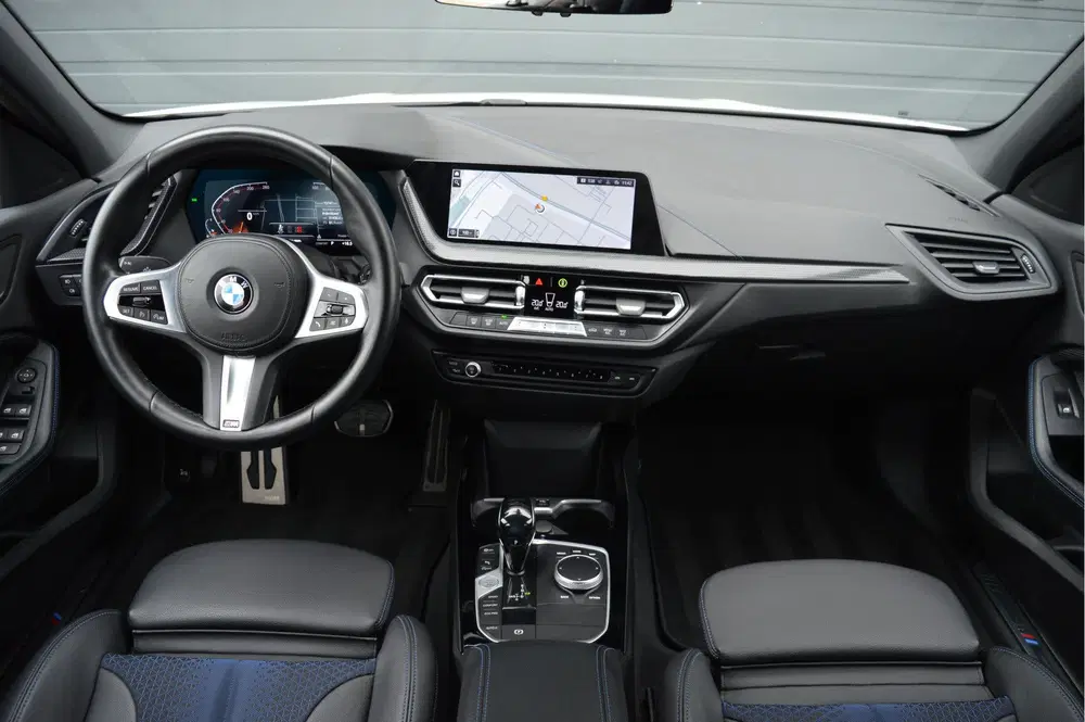 BMW 1-serie 118i Business Edition uit 2021, foto 7