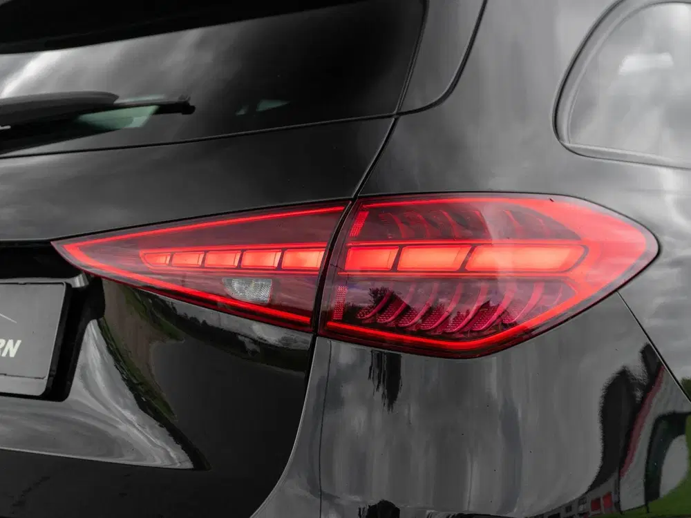 Mercedes-Benz C-Klasse Mercedes C-klasse Estate 300 e AMG uit 2022, foto 12