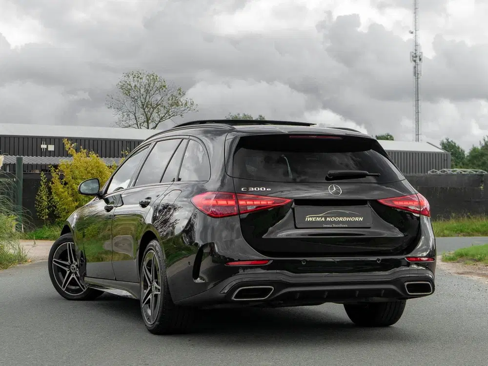 Mercedes-Benz C-Klasse Mercedes C-klasse Estate 300 e AMG uit 2022, foto 14