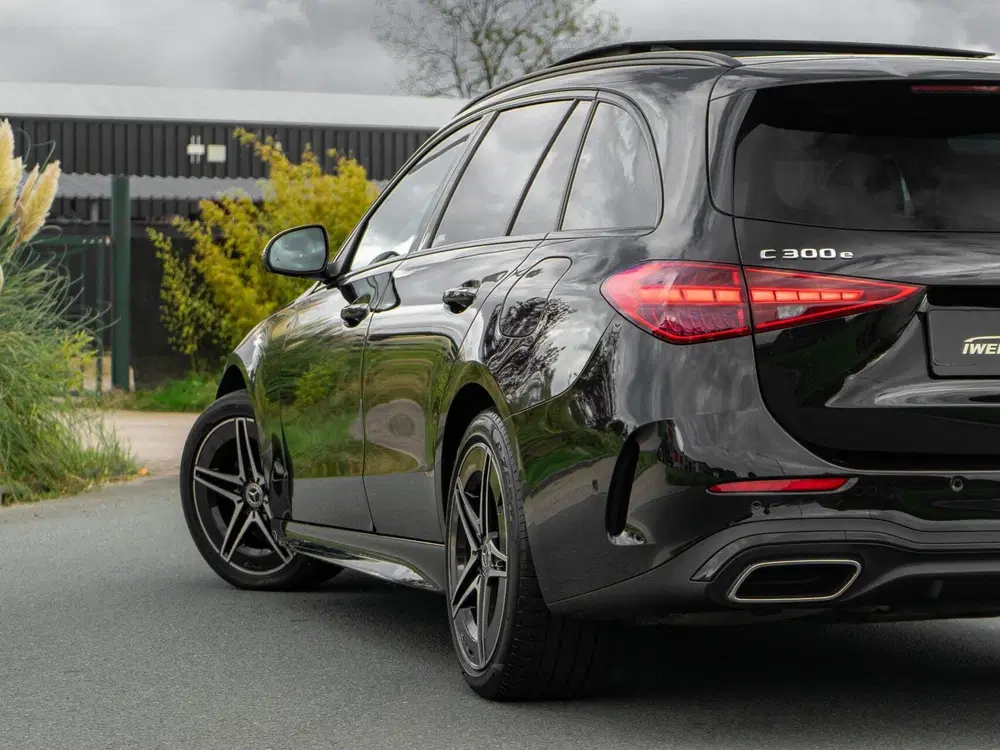 Mercedes-Benz C-Klasse Mercedes C-klasse Estate 300 e AMG uit 2022, foto 15