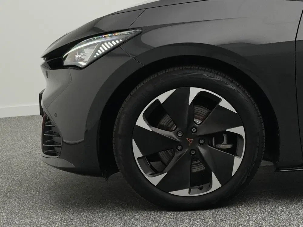 Cupra Born Essential 62 kWh uit 2024, foto 10