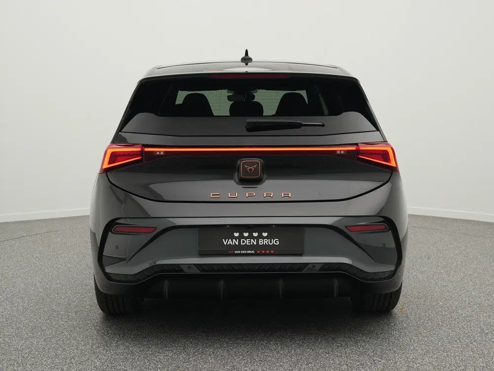 Cupra Born Essential 62 kWh uit 2024, foto 6